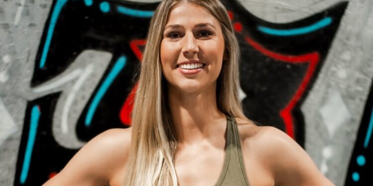 American Gladiators — Striker (Emily Nelson) American Gladiators — Striker (Emily Nelson)