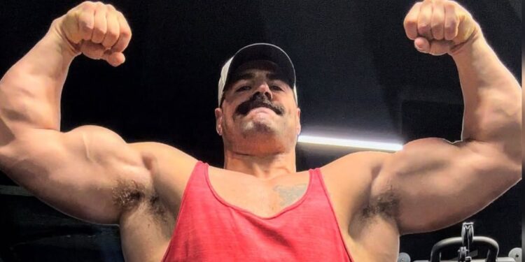 American Gladiators — The Bull (Eric Bugenhagen) American Gladiators — The Bull (Eric Bugenhagen)