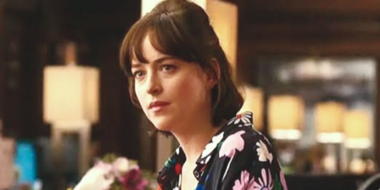 Dakota Johnson in How to Be Single
