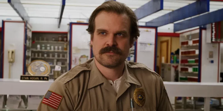 David Harbour posing in stranger things