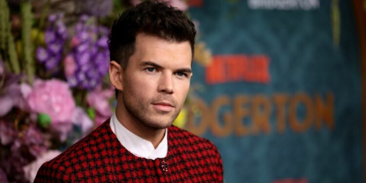 Luke Newton Bridgerton scene