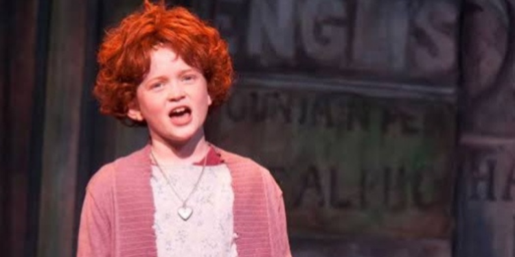 Sadie Sink as Annie in Annie Broadway play Sadie Sink as Annie in Annie Broadway play