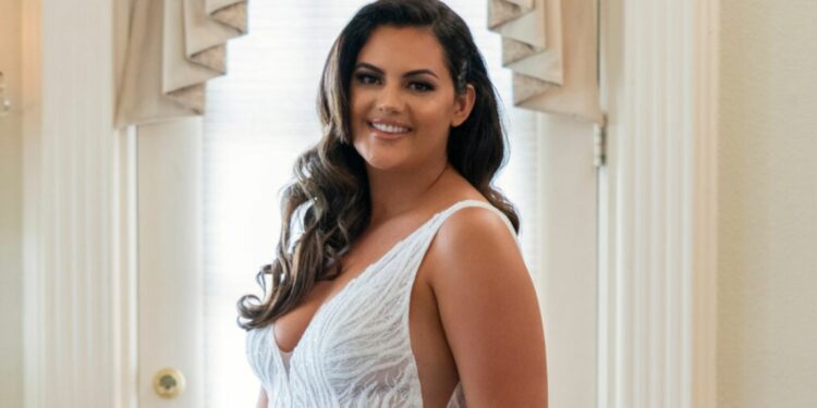 a star actor of love is blind Alexa Lemieux