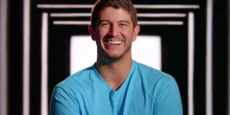 Matt Barnett a contestant of series love is blind