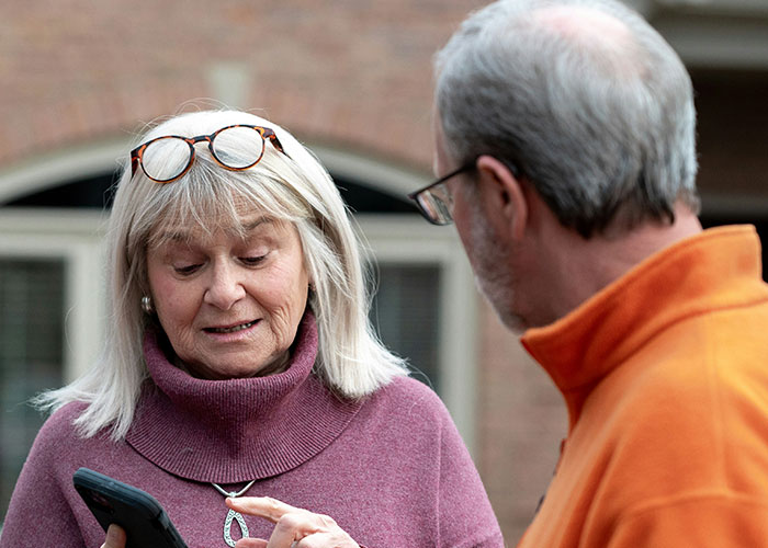Drunk Teens Refuse To Back Off From Tow Truck Driver&rsquo;s Driveway So She Can Get To Work, Regret It