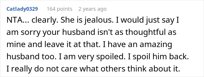 Woman Tells Sister She Shouldn’t Rub Her “Picture-Perfect Marriage” In Other People’s Faces