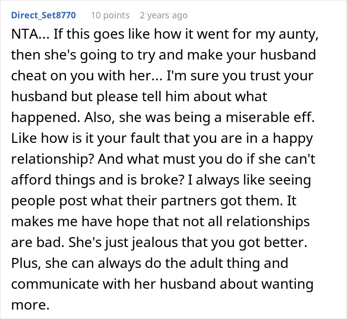 Woman Tells Sister She Shouldn’t Rub Her “Picture-Perfect Marriage” In Other People’s Faces