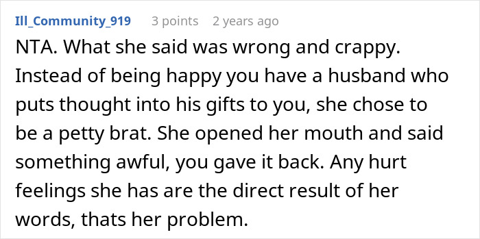 Woman Tells Sister She Shouldn’t Rub Her “Picture-Perfect Marriage” In Other People’s Faces