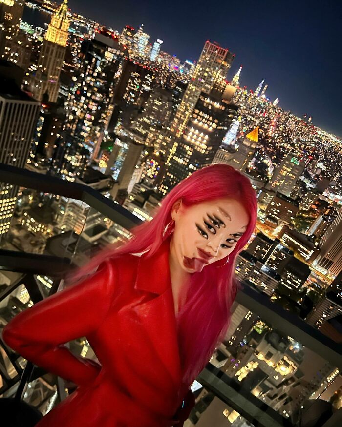 Korean Artist Goes Viral For Transforming Herself Into Mind-Bending Optical Illusions Without Any Photoshop (31 New Pics) Korean Artist Goes Viral For Transforming Herself Into Mind-Bending Optical Illusions Without Any Photoshop (31 New Pics)