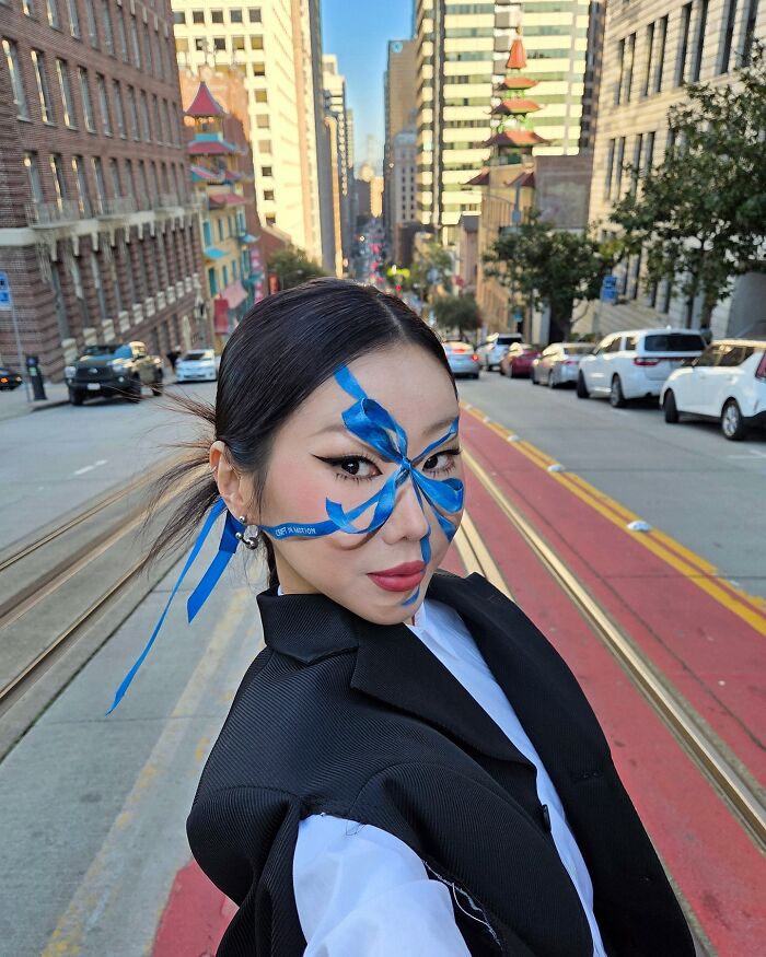 Korean Artist Goes Viral For Transforming Herself Into Mind-Bending Optical Illusions Without Any Photoshop (31 New Pics) Korean Artist Goes Viral For Transforming Herself Into Mind-Bending Optical Illusions Without Any Photoshop (31 New Pics)