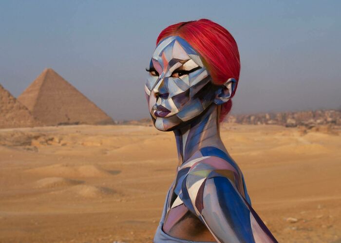 Korean Artist Goes Viral For Transforming Herself Into Mind-Bending Optical Illusions Without Any Photoshop (31 New Pics) Korean Artist Goes Viral For Transforming Herself Into Mind-Bending Optical Illusions Without Any Photoshop (31 New Pics)