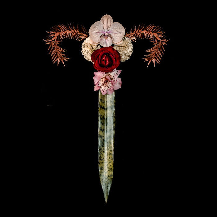 From Flowers To Resistance: 37 Mesmerizing Artworks By This Brazilian Artist About The Female Body