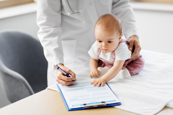 Woman Says &ldquo;No Ring, No Last Name&rdquo; For 9 Years, New Dad Shocked She Actually Gives Baby Her Name