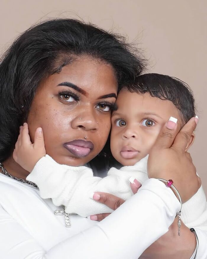 Mom Is Going Viral After Sharing Hilarious Photoshoot With Her Son (24 Pics)