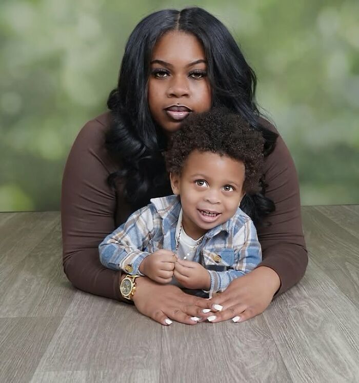 Mom Is Going Viral After Sharing Hilarious Photoshoot With Her Son (24 Pics)