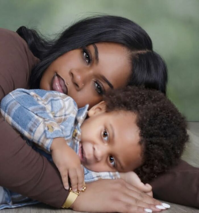 Mom Is Going Viral After Sharing Hilarious Photoshoot With Her Son (24 Pics)