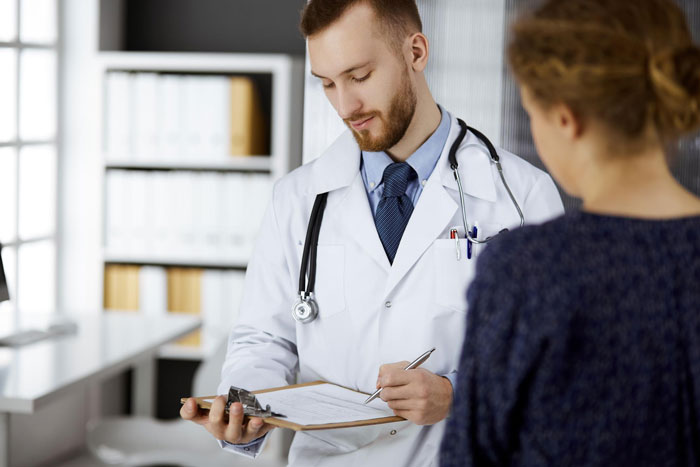 22YO Starts Imagining Things And Hearing Folks Narrating Life, Shocked When She Ends Up In The ER