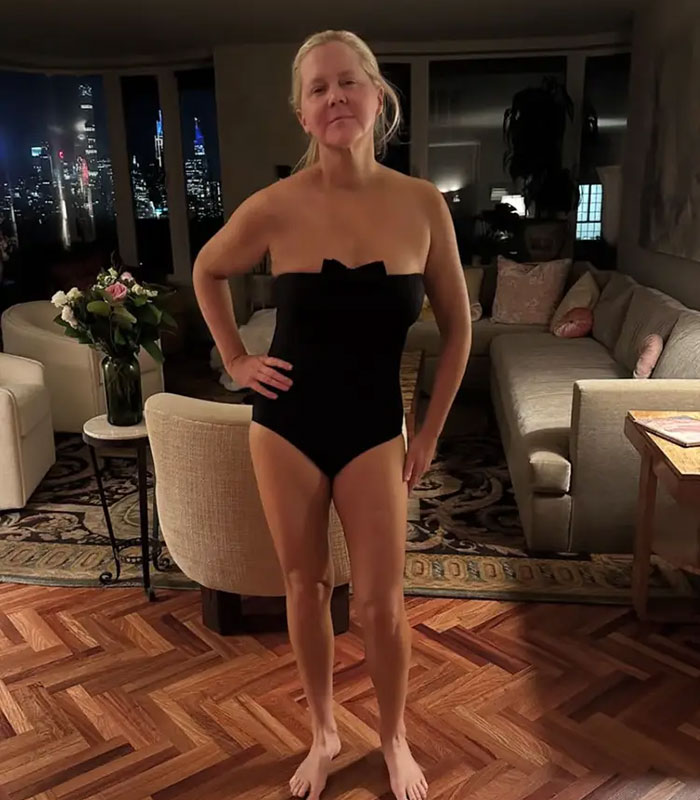 “April Fools, Right?”: Fans Tore Apart Amy Schumer After She Posted Polemical New Selfie