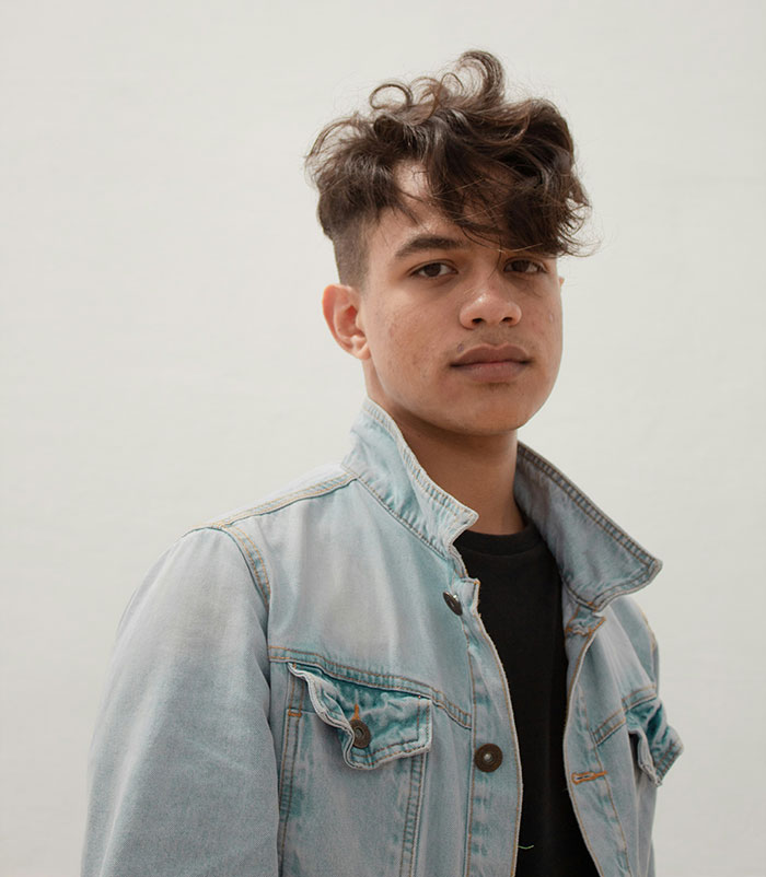 49 Stories Of Kids In School Who Earned The “Weirdo” Title