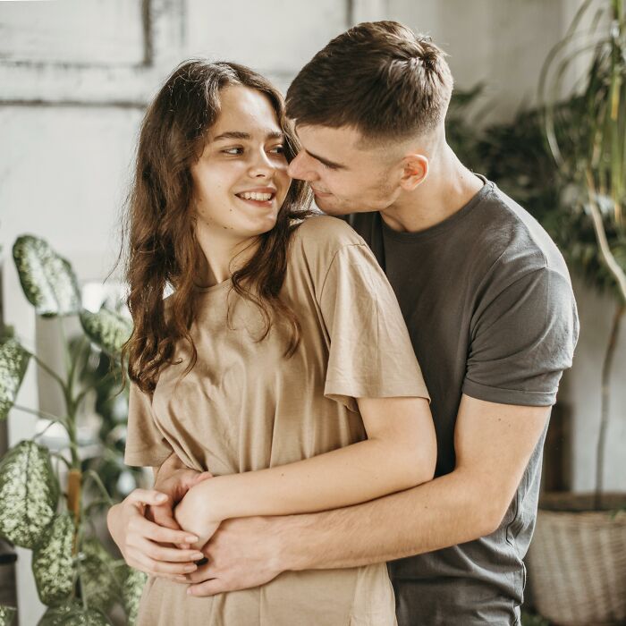 46 Women Ask Men Embarrassing Questions They Were Always Curious About