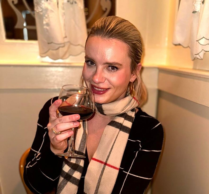 Woman Shows Her Crazy Transformation, People Can’t Believe It: “Lip Fillers, Botox, Weight Loss”