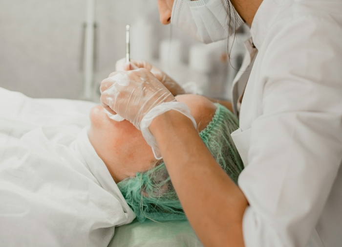 Woman Shows Her Crazy Transformation, People Can’t Believe It: “Lip Fillers, Botox, Weight Loss”