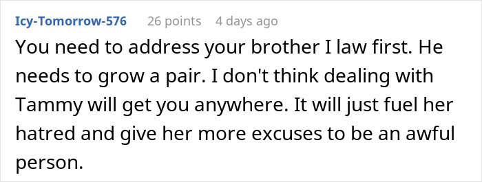 SIL Calls Kids “Misfits” At Family Photo Shoot, Mom’s Hilarious Clapback Triggers A 10-Year Family Feud