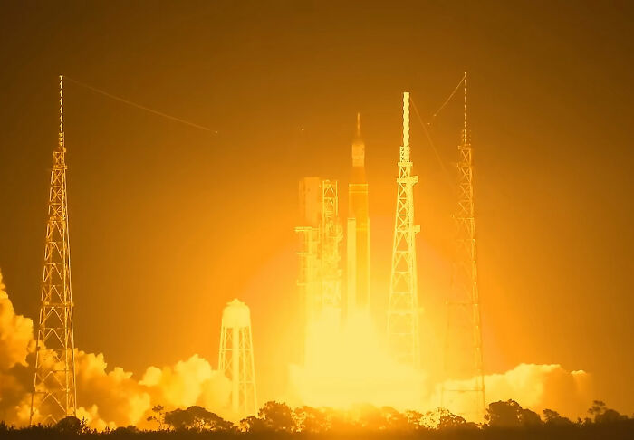 NASA’s Artemis II Astronauts Make Disturbing Discovery Just Moments After Launch Of First Moon Mission In 50 Years