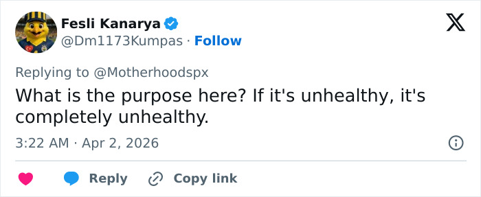 Mom’s Hack For Removing Red 40 From M&Ms Hilariously Roasted After Viewers Spot Daughter’s Reaction