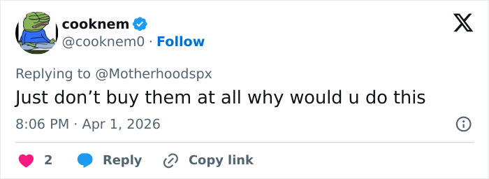 Mom’s Hack For Removing Red 40 From M&Ms Hilariously Roasted After Viewers Spot Daughter’s Reaction