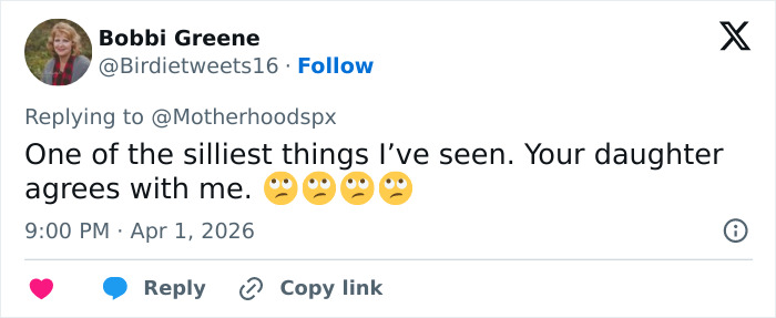 Mom’s Hack For Removing Red 40 From M&Ms Hilariously Roasted After Viewers Spot Daughter’s Reaction