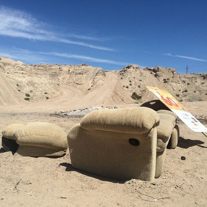 From Abandoned Towns To Weird Statues, Here Are 58 Of The Most Unexpected Things Found In Deserts