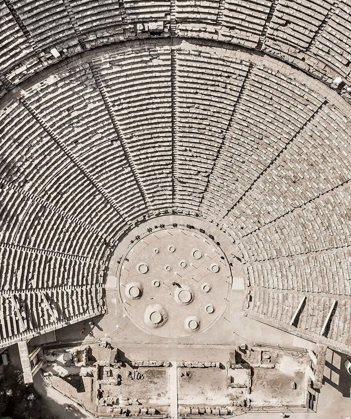 The Facebook Page “World Beauties And Wonders” Shared 75 Of The Most Mesmerizing Pictures