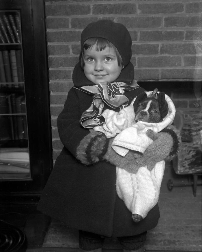 45 Photos From The Past That Reflect The Enduring Relationship Between Dogs And Humans Shared By This Community