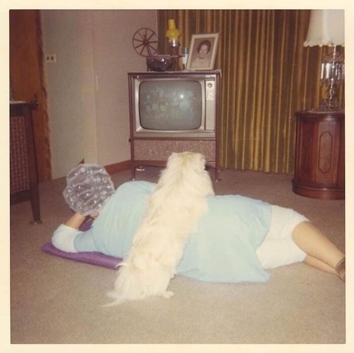 45 Photos From The Past That Reflect The Enduring Relationship Between Dogs And Humans Shared By This Community