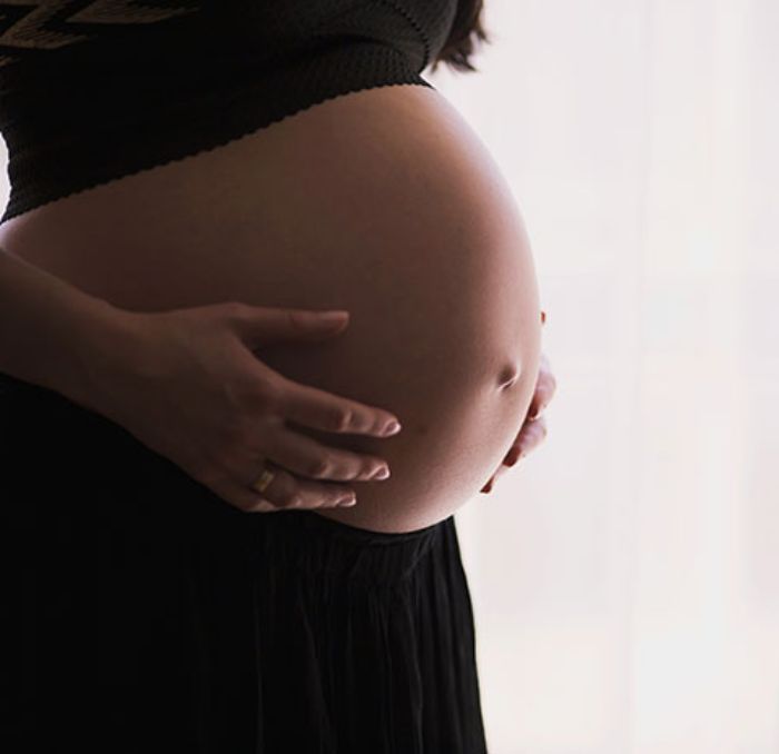 Woman Shares Bizarre Pregnancy Symptom, And It Freaks Out Netizens