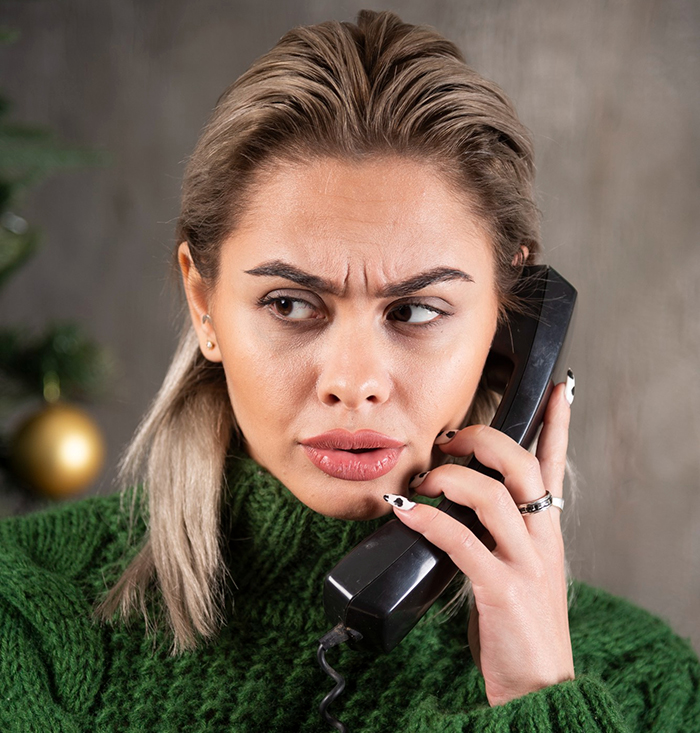 Employee Accidentally Reveals To A Customer&rsquo;s Wife That He Has A Mistress, Chaos Ensues