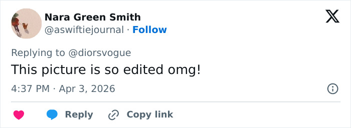 “Something Is Off Here”: People Notice Bizarre Details In Photo Of Selena Gomez And Influencer