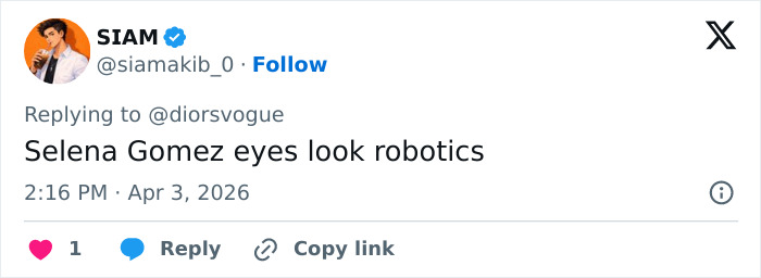 “Something Is Off Here”: People Notice Bizarre Details In Photo Of Selena Gomez And Influencer