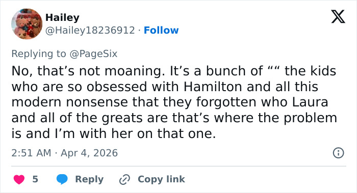 “Who The Hell She Is?”: Broadway Star Mercilessly Trolled After Complaining About Not Being Recognized On Plane