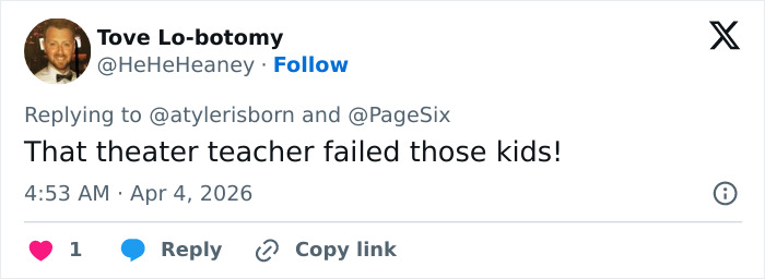 “Who The Hell She Is?”: Broadway Star Mercilessly Trolled After Complaining About Not Being Recognized On Plane