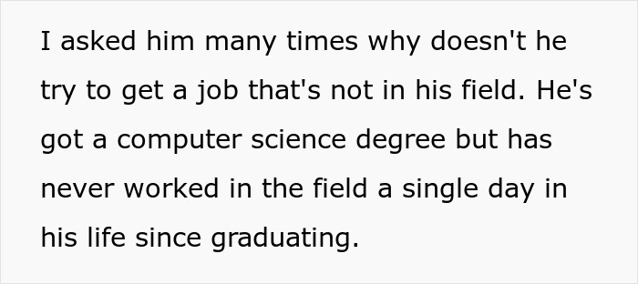 Man Thinks Best Friend Working As A Server Is “Low”, But Apparently Not Low Enough To Ask For Money Man Thinks Best Friend Working As A Server Is “Low”, But Apparently Not Low Enough To Ask For Money