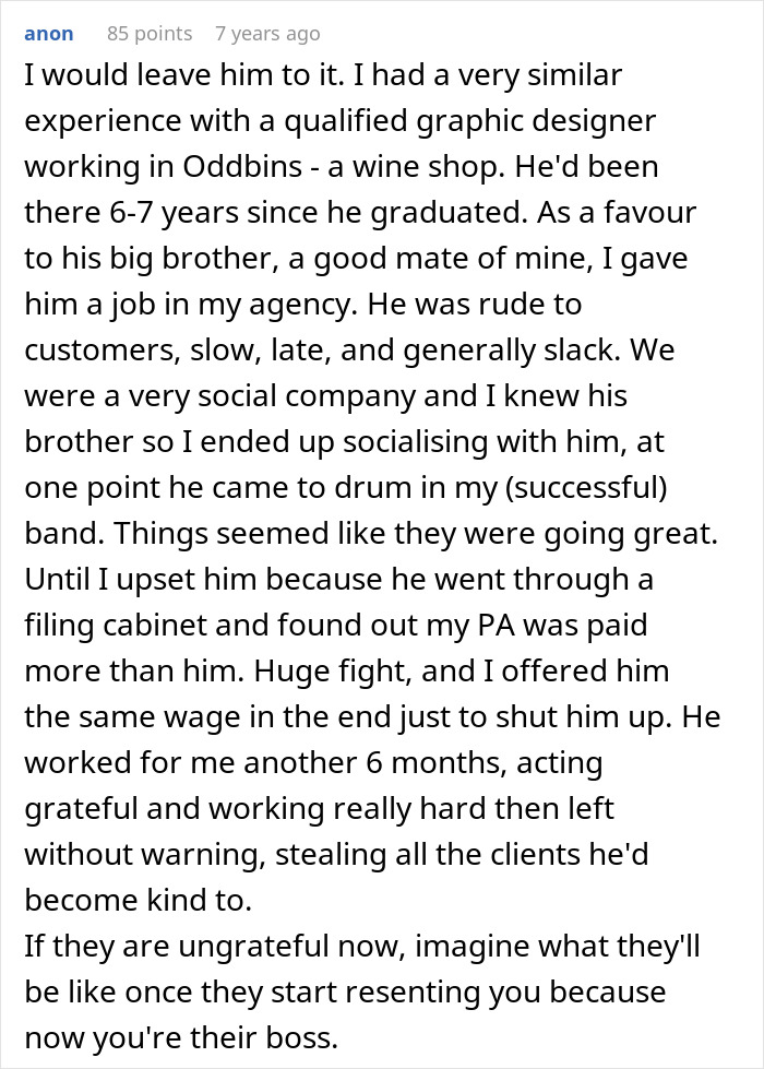 Man Thinks Best Friend Working As A Server Is “Low”, But Apparently Not Low Enough To Ask For Money Man Thinks Best Friend Working As A Server Is “Low”, But Apparently Not Low Enough To Ask For Money