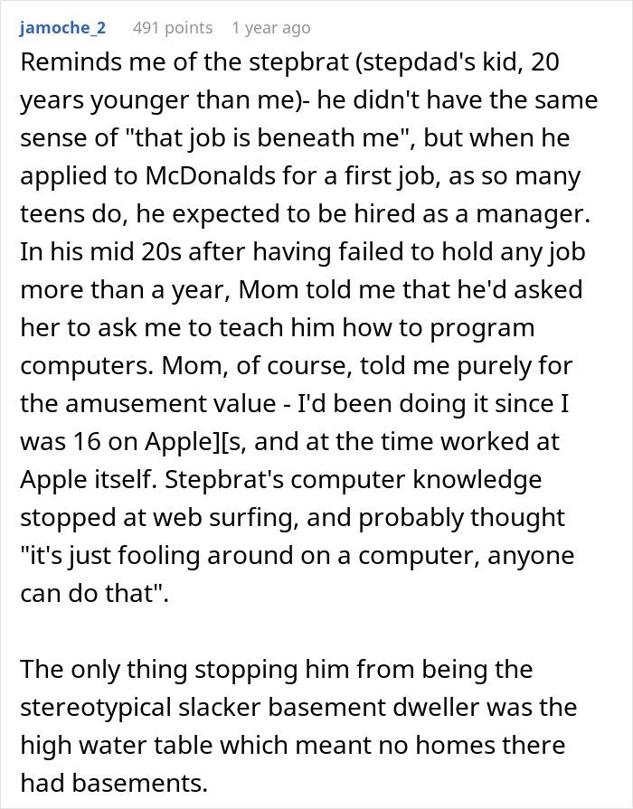 Man Thinks Best Friend Working As A Server Is “Low”, But Apparently Not Low Enough To Ask For Money Man Thinks Best Friend Working As A Server Is “Low”, But Apparently Not Low Enough To Ask For Money