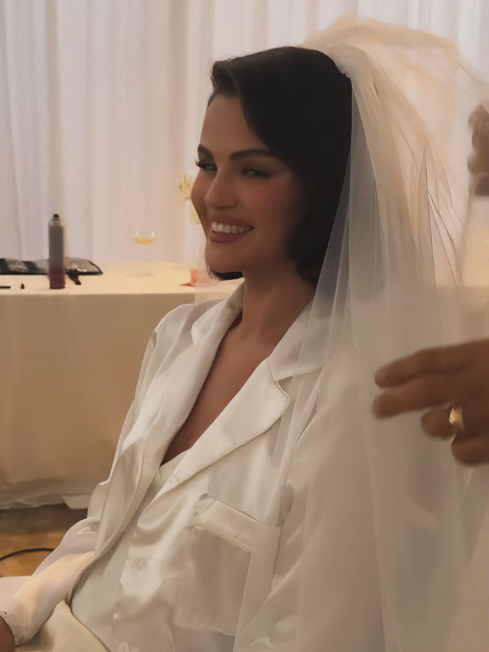 Selena Gomez Caught Leaving Clinic After Denying Plastic Surgery, Triggers Heated Reactions