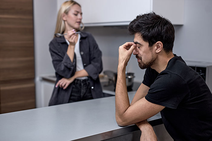 Guy Feels Pressured And Betrayed After GF Accuses Him Of Being Selfish For Closing Open Relationship Guy Feels Pressured And Betrayed After GF Accuses Him Of Being Selfish For Closing Open Relationship