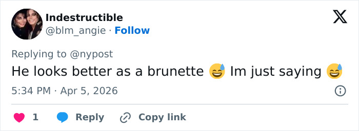 &rsquo;90s TV Star Looks Unrecognizable As He Steps Out In A Skirt And A Blond Wig During Shooting