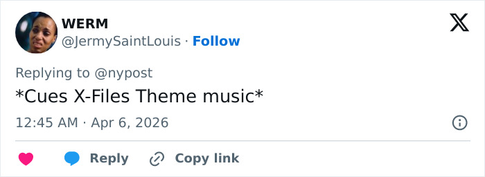 &rsquo;90s TV Star Looks Unrecognizable As He Steps Out In A Skirt And A Blond Wig During Shooting