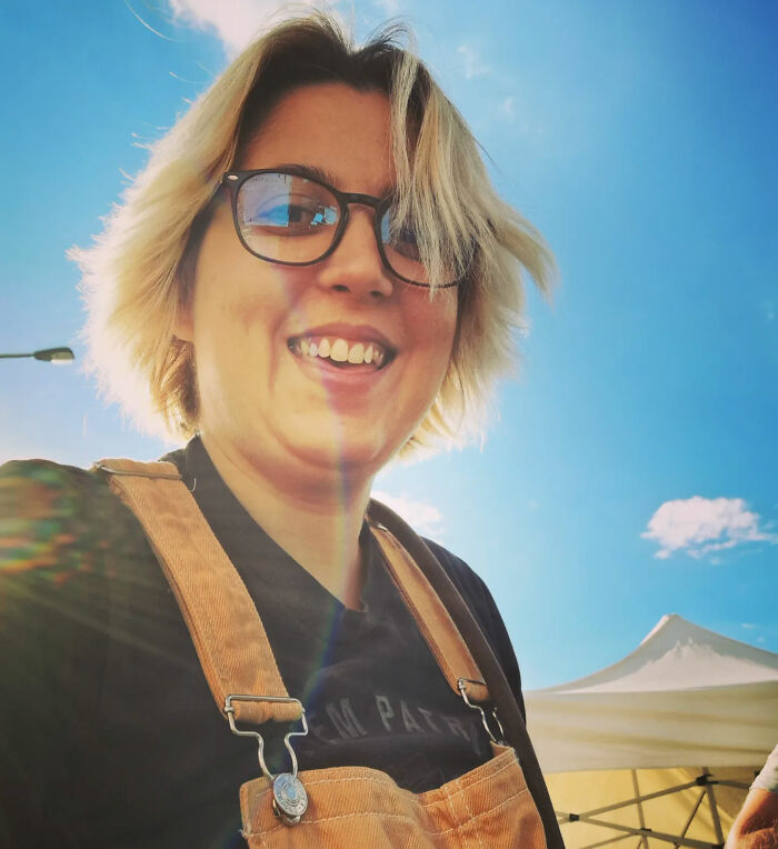 Netizens Brutally Pile On Woman For Fleeing The US To Escape Her Student Loan Payments