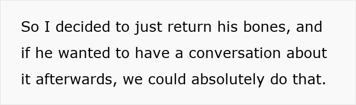 Lazy Man Throws Dog’s Chew Bones Onto Neighbor’s Lawn, Gets A Yard Full Of Them After Petty Revenge Lazy Man Throws Dog’s Chew Bones Onto Neighbor’s Lawn, Gets A Yard Full Of Them After Petty Revenge